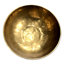  [[Oversized hand forged brass Bengali singing bowl///Bol chantant bengali très grand en laiton forgé à la main]]