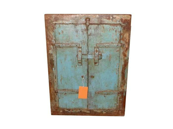 Indian Window Frame with Mirror//Miroir dans une Portière de Fenêtre Indienne
