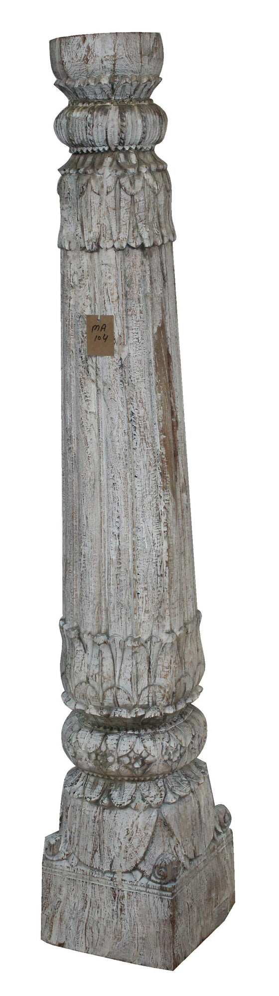 [[Whitewashed old pillar candle stand///Bougeoir avec ancien pilier blanchi à la chaux]]