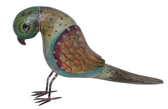 [[Colorful wooden parrot sculpture///Sculpture colorée de perroquet en bois]]