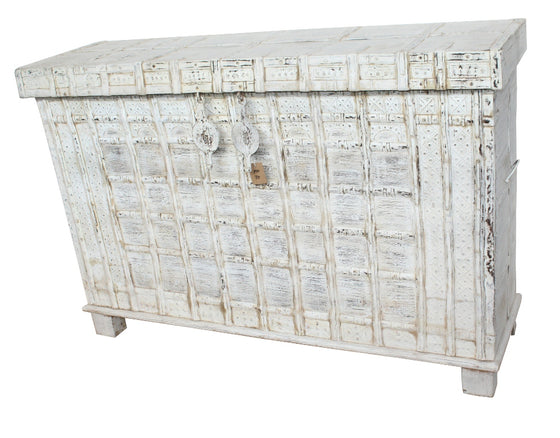 [[Whitewashed Pitara chest///Coffre Pitara blanchie à la chaux]]
