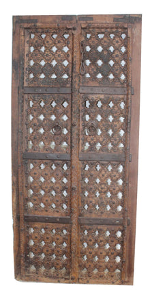  [[Hand carved wooden door panel///Panneau de porte en bois sculpté à la main]]