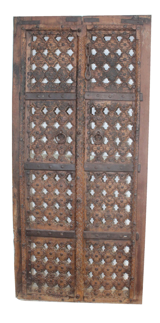 [[Hand carved wooden door panel///Panneau de porte en bois sculpté à la main]]