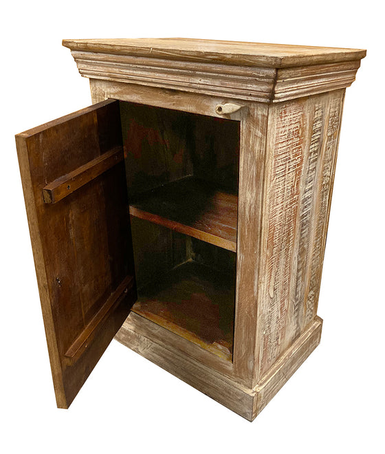[[Reclaimed wood side table///Table d'appoint en bois recyclé]]