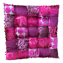  [[Pink square floor cushion///Coussin de sol carré rose]]