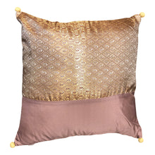  [[Silk and brocade cushion with pompoms///Coussin en soie et brocart avec pompons]]