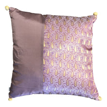  [[Silk and brocade cushion with pompoms///Coussin en soie et brocart avec pompons]]