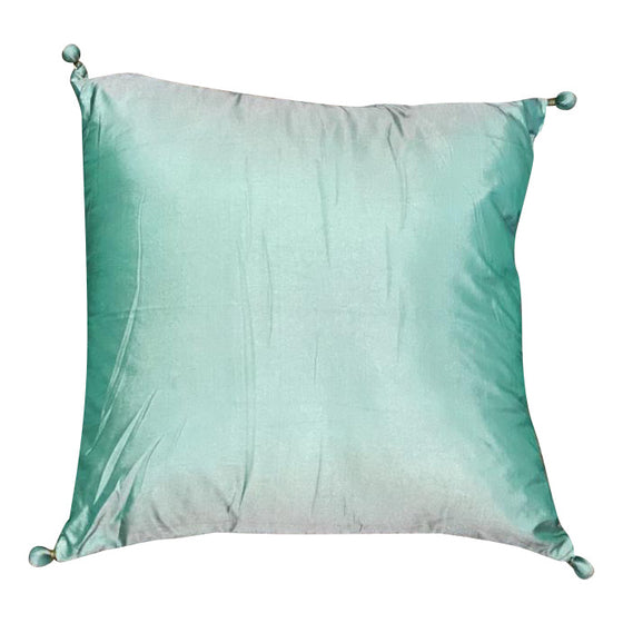 [[Plain silk cushion with pompoms///Coussin en soie unie avec pompons]]