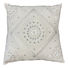  [[Cotton cushion with small mirrors///Coussin en cotton avec petits miroirs]]