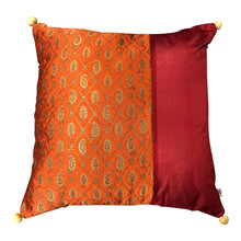  [[Silk and brocade cushion with pompoms///Coussin en soie et brocart avec pompons]]