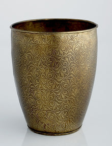  Decorative Iron Pot//Pot Décoratif en Fer