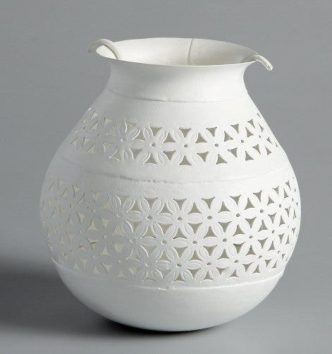 Decorative Iron Pot//Pot Décoratif en Fer