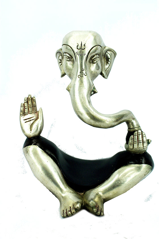 [[Black silver brass Ganesh statue///Statue de Ganesh en laiton noir et argenté]]