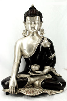  [[Black silver brass Buddha statue///Statue de Bouddha en cuivre noir et argent]]