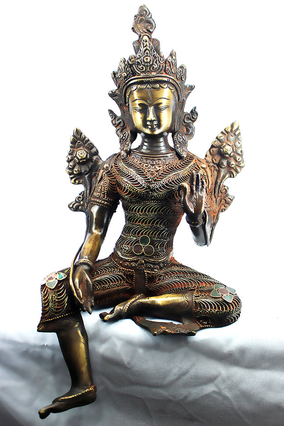 [[Filigran decorated brass Tara statue///Statue de Tara en laiton décorée de filigranes]]