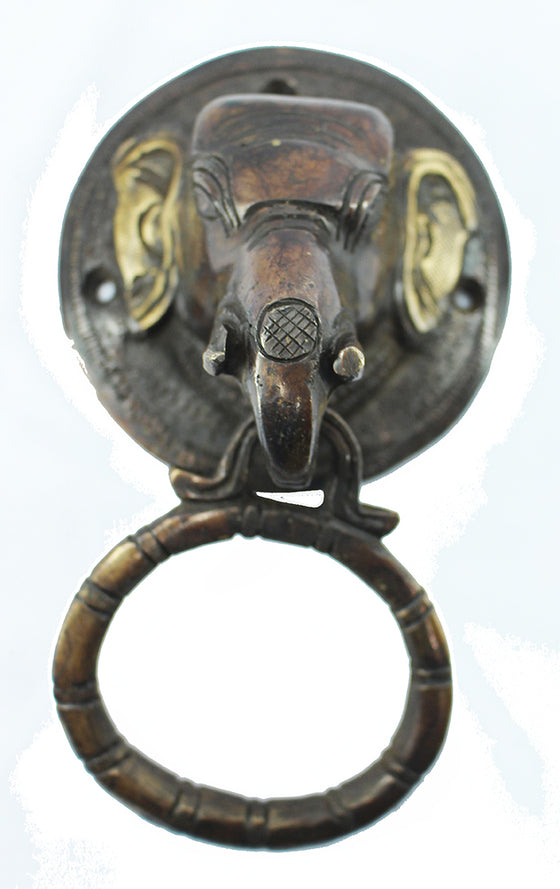 [[Elephant brass door knocker///Heurtoir de porte en laiton en forme d'éléphant]]