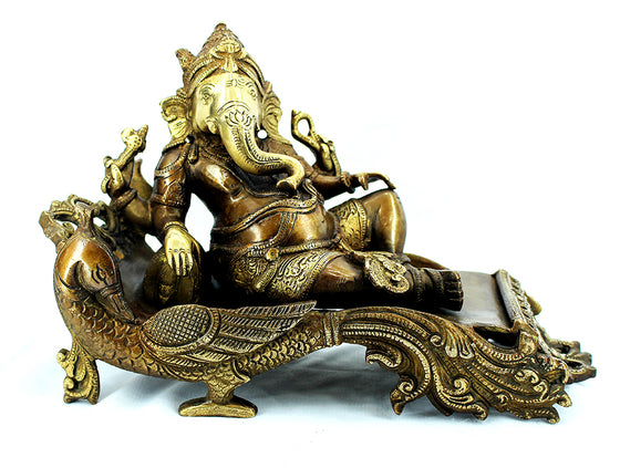 [[Resting brass Ganesh///Ganesh au repos en laiton]]