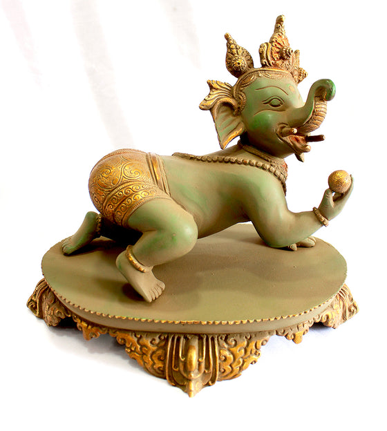 [[Vintage green and gold brass baby Ganesh///Bébé Ganesh en laiton vert et doré antique]]
