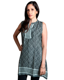  [[Arya: Polysilk sleeveless tunic///Arya : tunique sans manches en polyester et soie]]