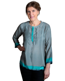 [[Bhavani : Polysilk blouse///Bhavani : Blouse en polyester et soie]]