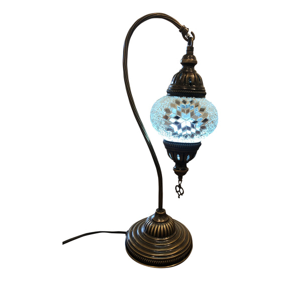 [[Small white mosaic table light///Petite lampe de table en mosaïque blanche]]