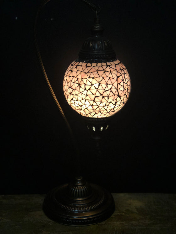 [[Mosaic glass table lamp /// Lampe de table en verre mosaïque]]