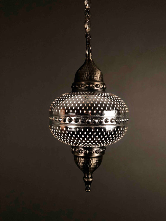[[Metal single globe hanging light///Lampe suspendue à globe unique en métal]]