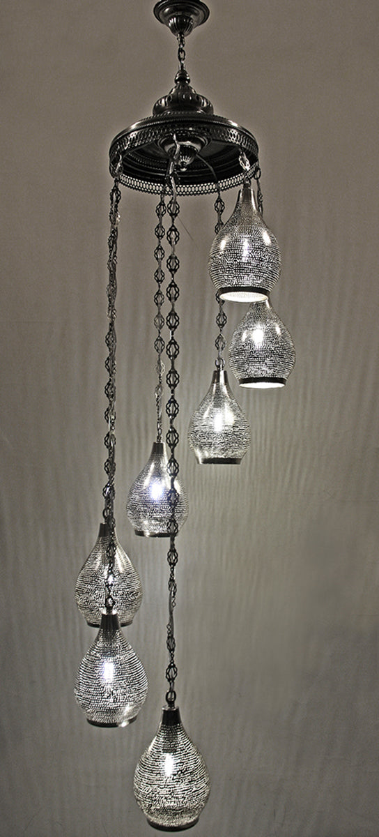 [[Hand forged spiral metal chandelier with 7 globes///Lustre en métal en spirale forgé à la main avec 7 globes]]