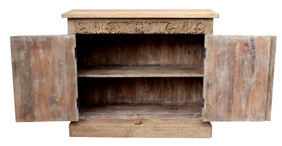 [[Pastel beige cabinet with old decorative doors///Cabinet beige pastel avec vieilles portes décoratives]]