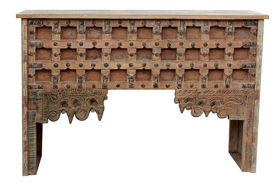 [[Vintage console table with an old Indian door facade///Vieille table console avec une vieille façade de porte indienne]]