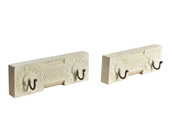 [[Whitewashed wall hanger with 2 hooks///Accroche murale blanchie à la chaux avec 2 crochets]]