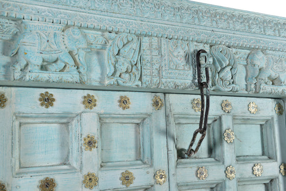 [[Pastel blue old Rajasthani teak wood door///Porte bleue pastel en ancien bois de teck du Rajasthan]]