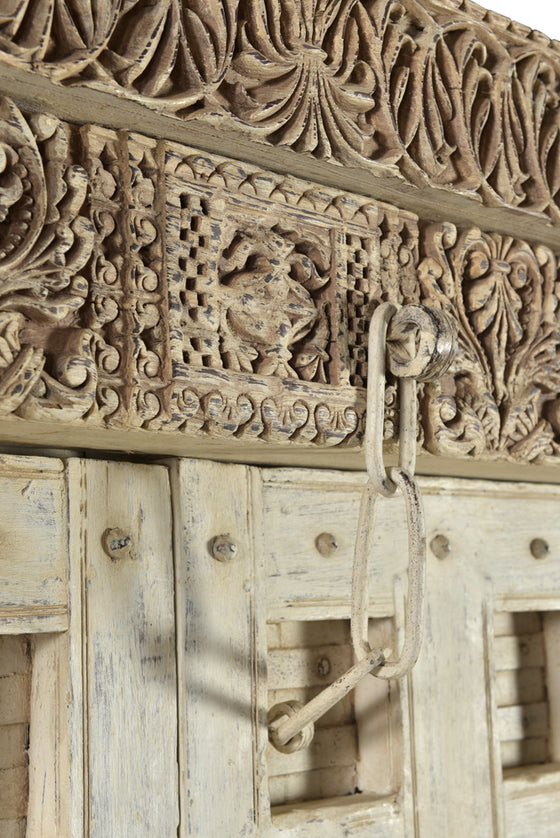 [[Antique white and beige old Rajasthani teak wood door///Porte antique en ancien bois de teck blanc et beige du Rajasthan]]