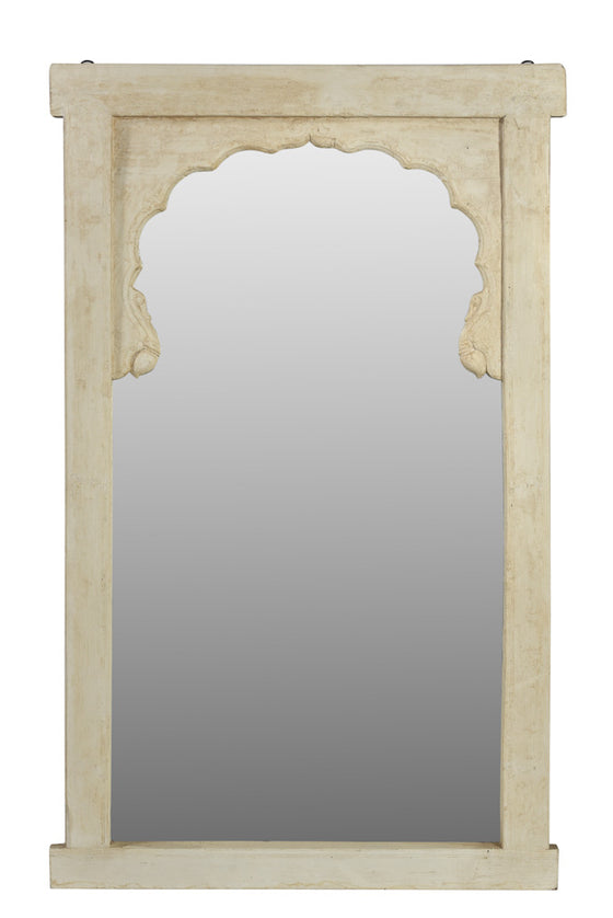 [[Whitewashed old window with a mirror///Vieille fenêtre blanchie à la chaux avec un miroir]]