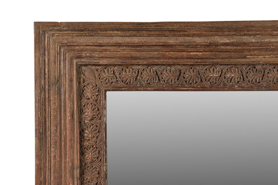 [[Old teak door frame with a mirror///Cadre de porte en ancien bois de teck avec un miroir]]