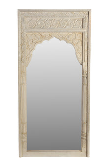  [[Whitewashed wooden mirror frame///Cadre de miroir en bois blanchi à la chaux]]
