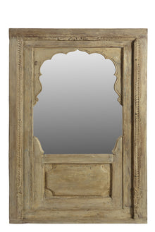 [[Pastel beige old window with a mirror///Ancienne fenêtre beige pastel avec un miroir]]