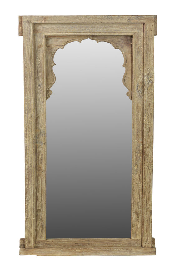 [[Pastel beige old window with a mirror///Ancienne fenêtre beige pastel avec un miroir]]