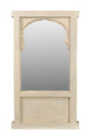 [[Whitewashed old window with a mirror///Ancienne fenêtre blanchie à la chaux avec un miroir]]