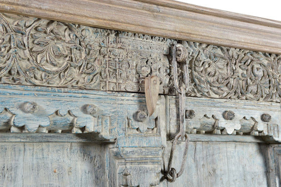 [[Pastel blue cabinet with old teak doors///Armoire bleue pastel avec de vieilles portes en teck]]
