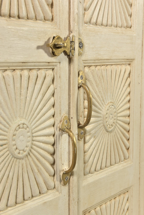[[Whitewashed old teak wood mirror with shutters///Miroir avec volets en vieux bois de teck blanchi à la chaux]]
