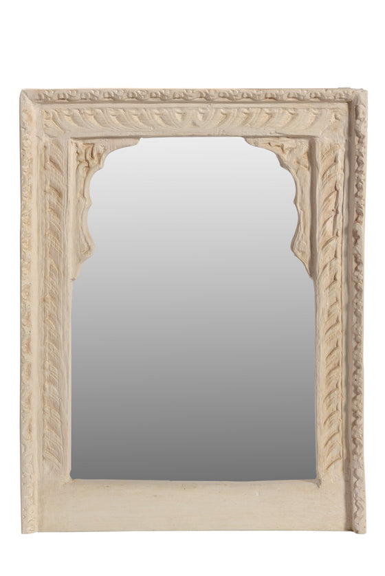 [[Whitewashed wooden mirror frame///Cadre de miroir en bois blanchi à la chaux]]