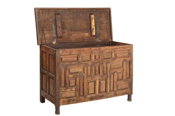 [[Vintage teak wood chest///Coffre vintage en bois de teck]]