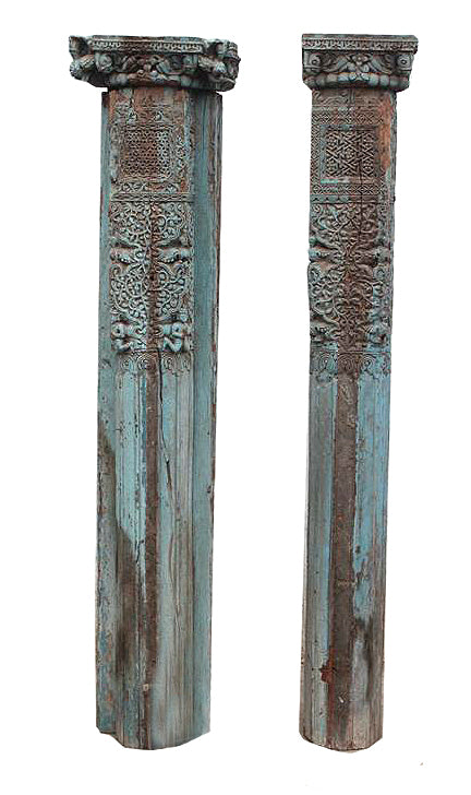 [[Turquoise old teak wood pillar///Pilier ancien en teck turquoise]]