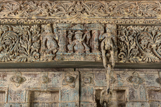 [[Old Rajasthani teak wood door///Ancienne porte en bois de teck Rajasthani]]