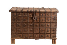  [[Old Indian teak wood chest///Coffre indien en ancien bois de teck]]