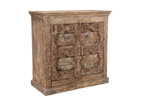 [[Hand carved cabinet with old Indian teak wood doors///Cabinet sculpté à la main avec anciennes portes en bois de teck indien]]