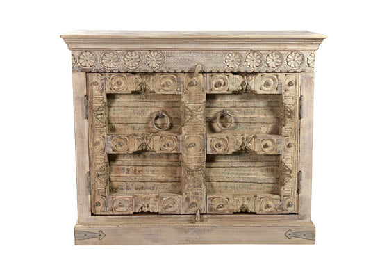 [[Hand carved cabinet with old Indian teak wood doors///Cabinet sculpté à la main avec anciennes portes en bois de teck indien]]