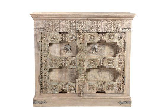 [[Hand carved cabinet with old Indian teak wood doors///Cabinet sculpté à la main avec portes anciennes en bois de teck indien]]