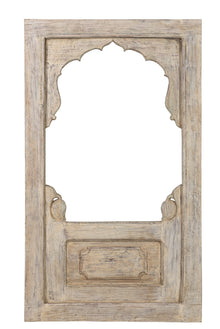  [[Pastel beige old window frame with a mirror///Ancien cadre de fenêtre beige pastel avec un miroir]]